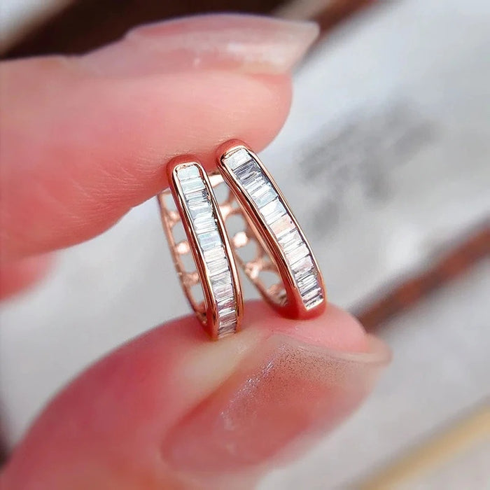 Diamond earrings with simple and cool style