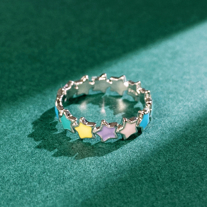 Anillo de estrella colorido que gotea aceite, exquisito y encantador anillo femenino de estrella de cinco puntas de círculo completo