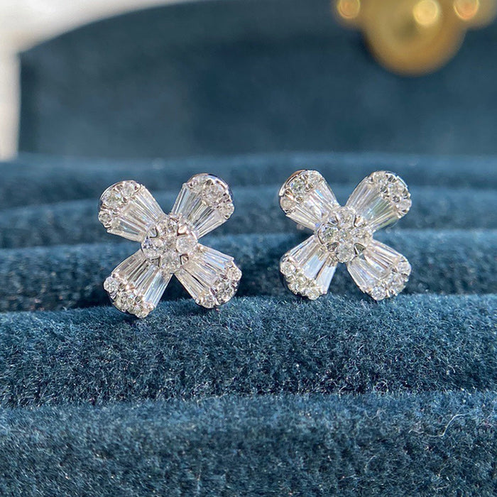 Pendientes de diamantes con forma de flor para estudiantes