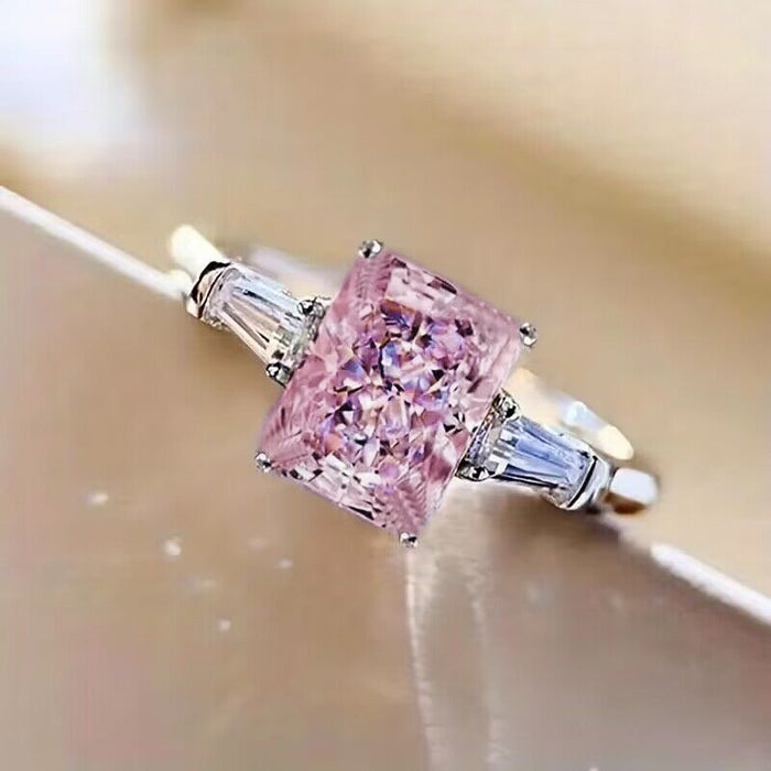 Anillo de bodas con diamante rosa y circonita cuadrada