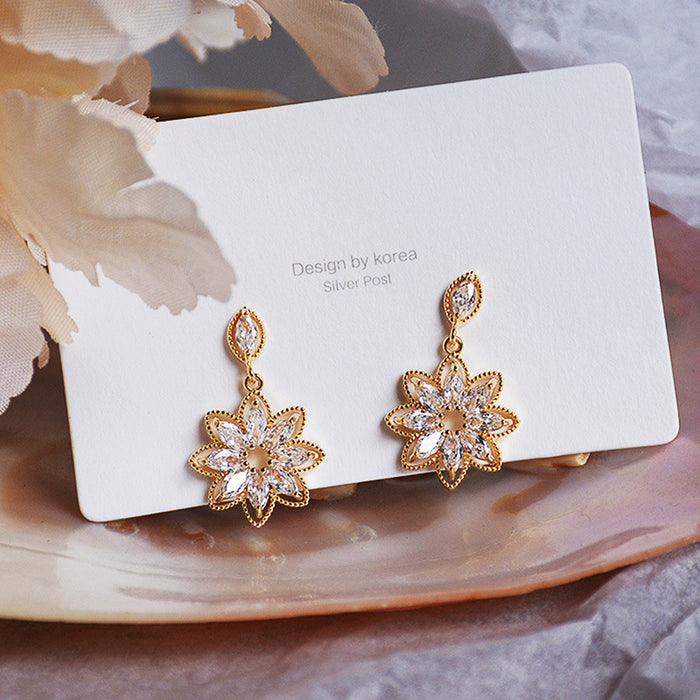 Micro-inlaid zircon crystal flower earrings vintage earrings