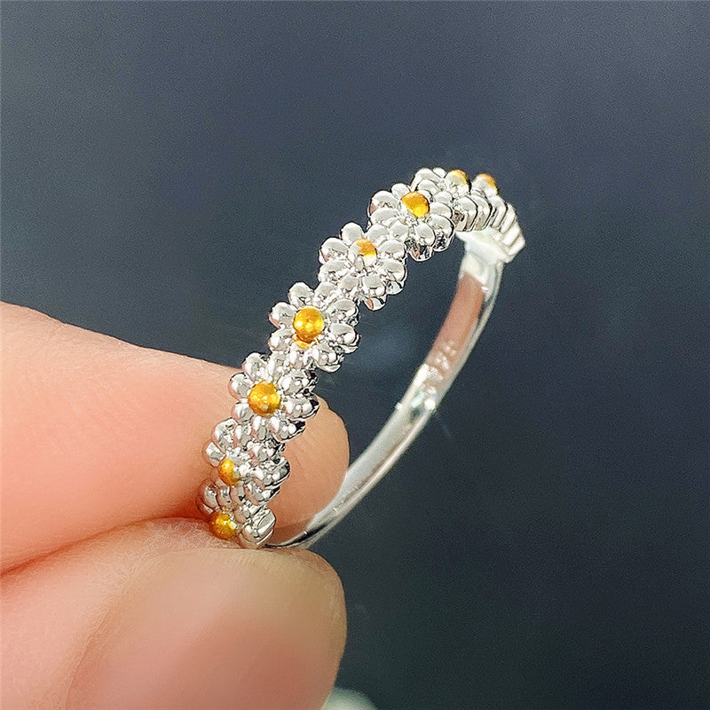 Small daisy flower ring summer two-color floral ring