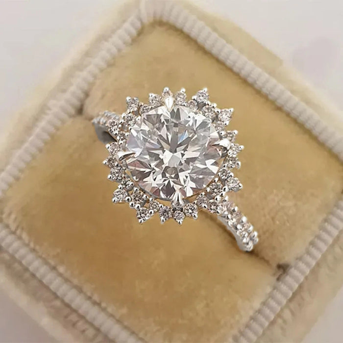 Anillo de boda clásico con flores súper brillantes