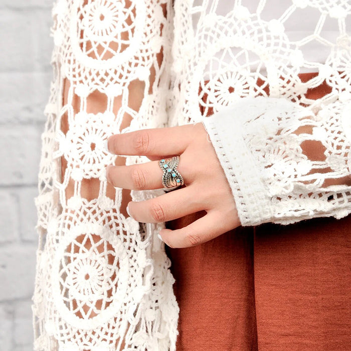 Women's imitation turquoise twisted lock edge vintage ring