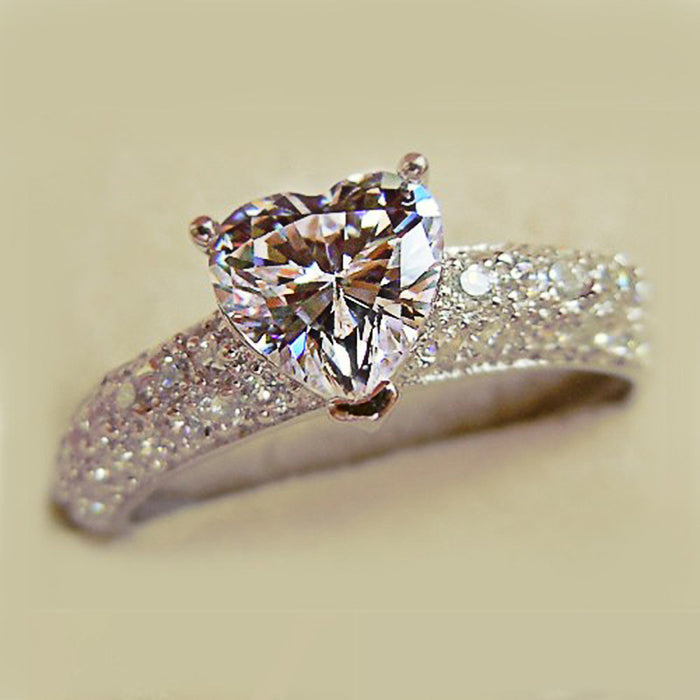 Heart-shaped zircon ring, exquisite European and American engagement bridal jewelry