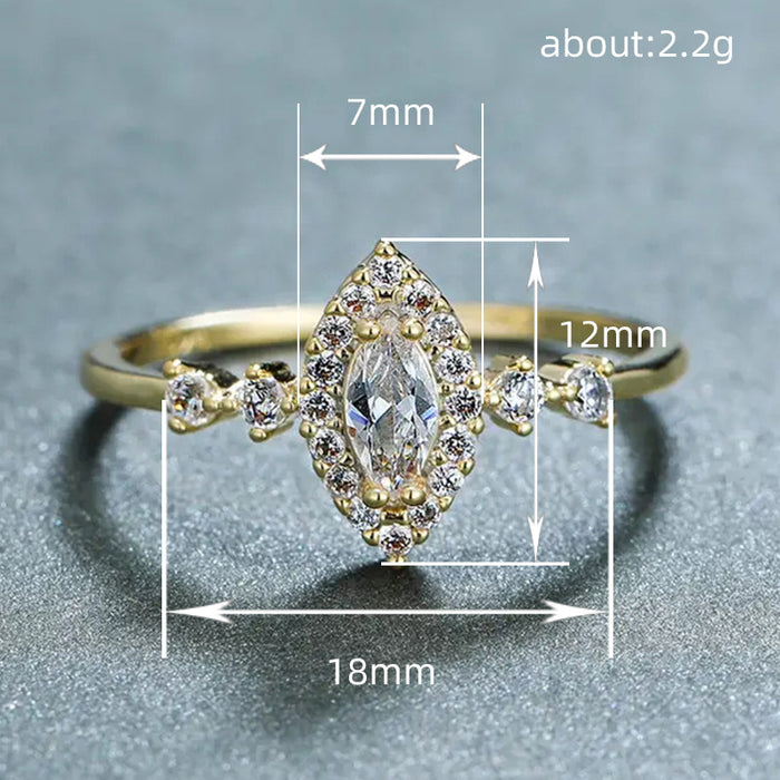 Anillo estilo corte francés con diseño de diamantes.