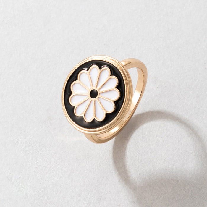 Enamel Daisy Contrast Ring - Minimalist Cold Wind Statement Ring for Women