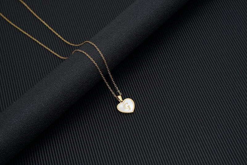 European and American 18K gold heart clavicle necklace, mother-of-pearl pendant letter necklace