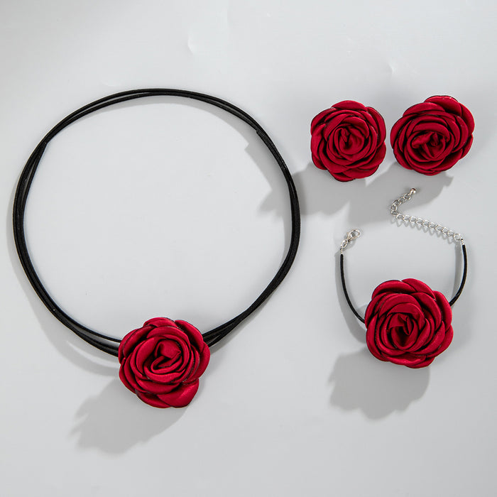 Elegant Chanel-style three-dimensional fabric flower choker