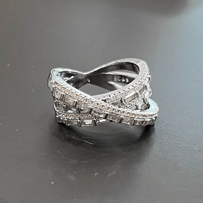 Anillo cruzado multicapa personalizado, anillo de unión con temperamento de circonita con microincrustaciones