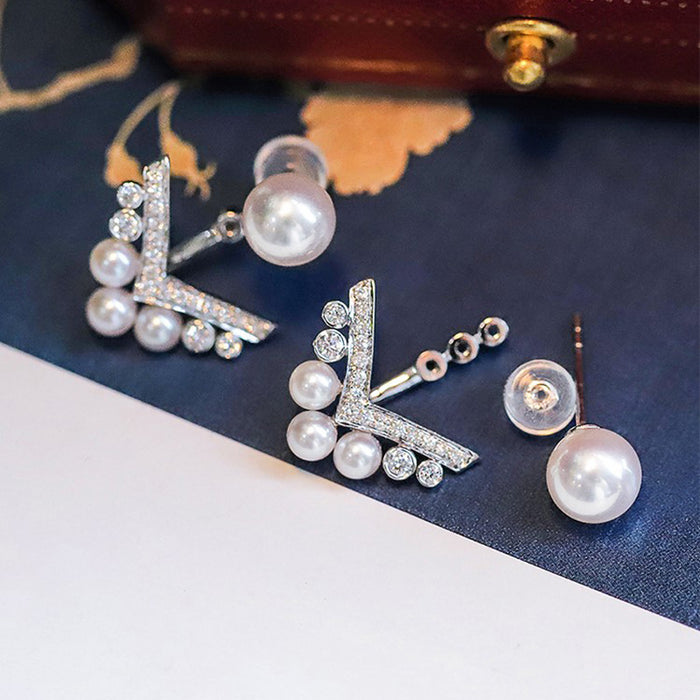 Baroque imitation pearl earrings V-shaped diamond earrings