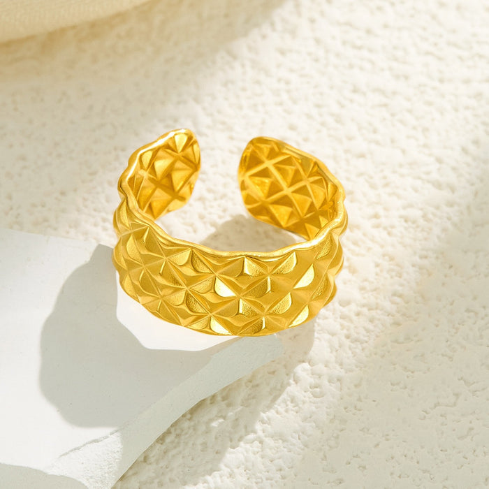 Wholesale stainless steel gold-plated diamond pattern openwork ring