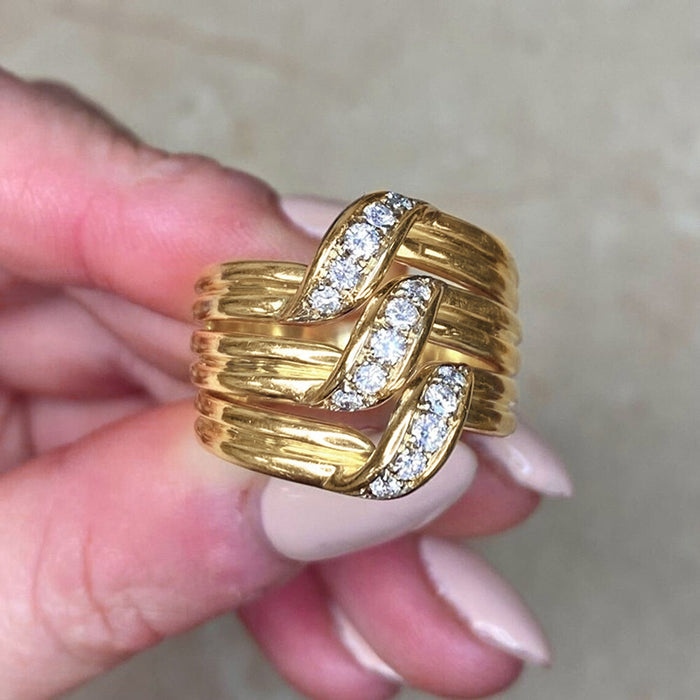 Anillo de banquete de múltiples capas de líneas exquisitas con circonitas de estilo lujoso y ligero de alta gama