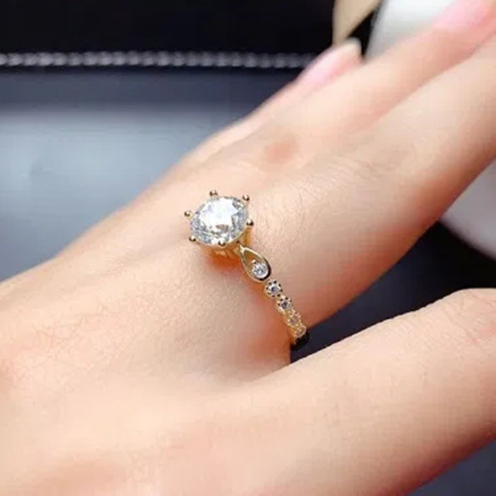 Anillo de bodas romántico con circonitas de ocho corazones y ocho flechas