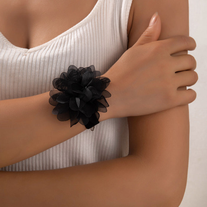 Pulsera de flores hinchadas de nuevo diseño: cadena de encaje de terciopelo de una sola capa para el brazo, joyería para mujer