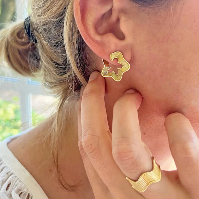 Stainless steel wide wave plated ring