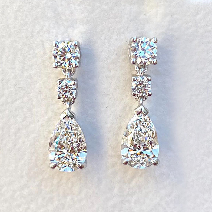 Small fresh teardrop earrings with pear-shaped zircon earrings