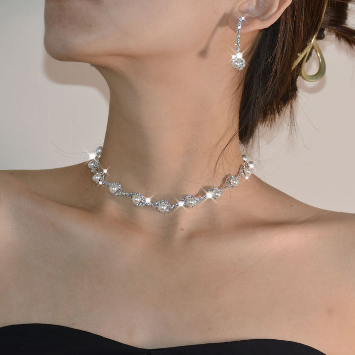 Collar minimalista de plata con forma de corazón de doble capa: cadena corta con colgante