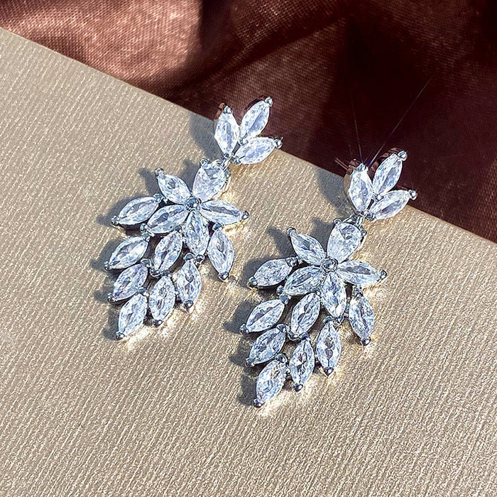 Temperament leaf bridal earrings