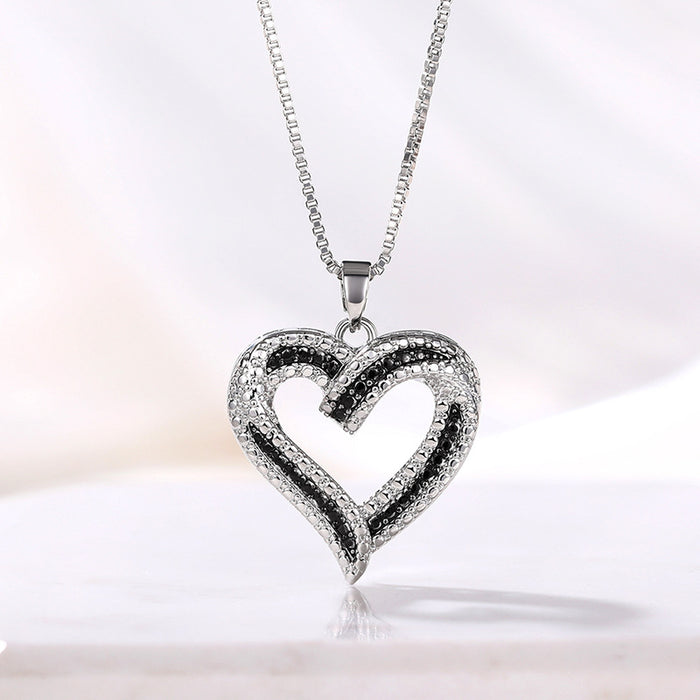 Irregular heart-shaped love pendant contrasting peach heart necklace
