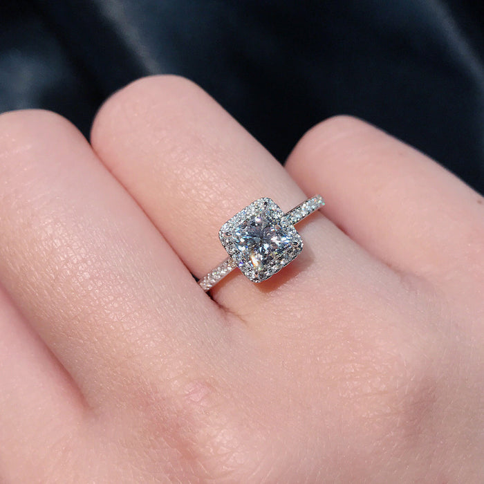 Anillo de boda femenino con ocho corazones y ocho flechas de circonita bañado en cobre y platino