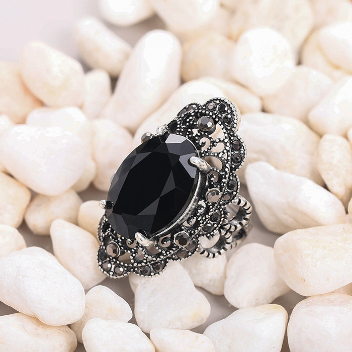 Dark European floral lace Baroque ring for women