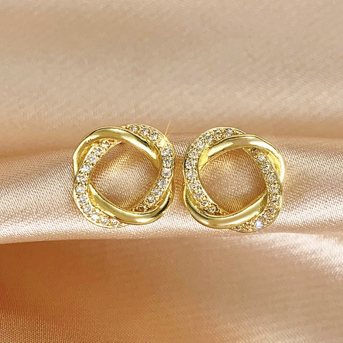 Leaf-shaped earrings, simple design, fashionable and daily matching earrings