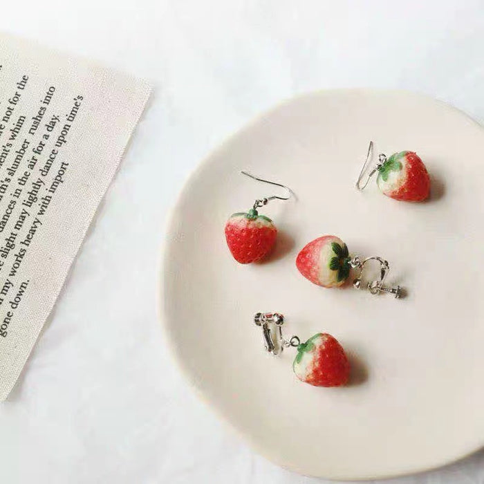 Strawberry resin earrings simple temperament small fresh girl heart earrings