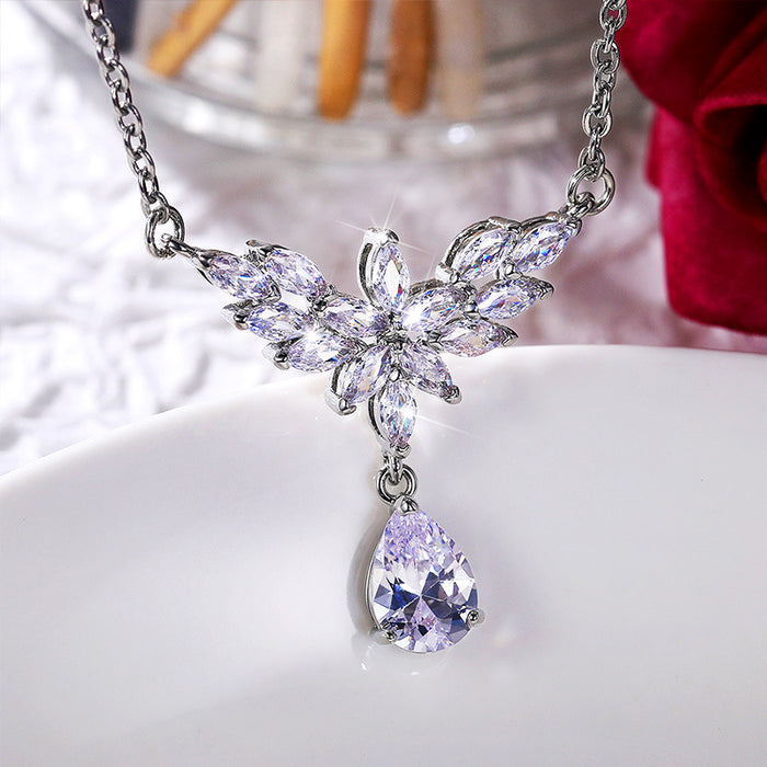 Beautiful teardrop pendant wedding necklace for women