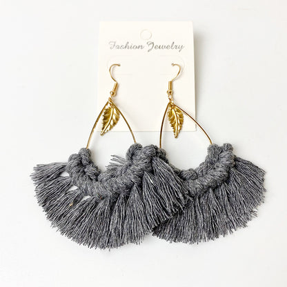 Plain Bohemian Tassel Earrings with Leaf Pendant for Vacations