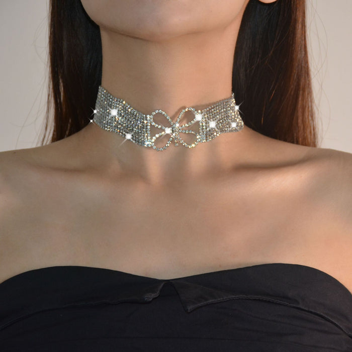 Collar con colgante LOVE: gargantilla creativa con diamantes de imitación geométricos