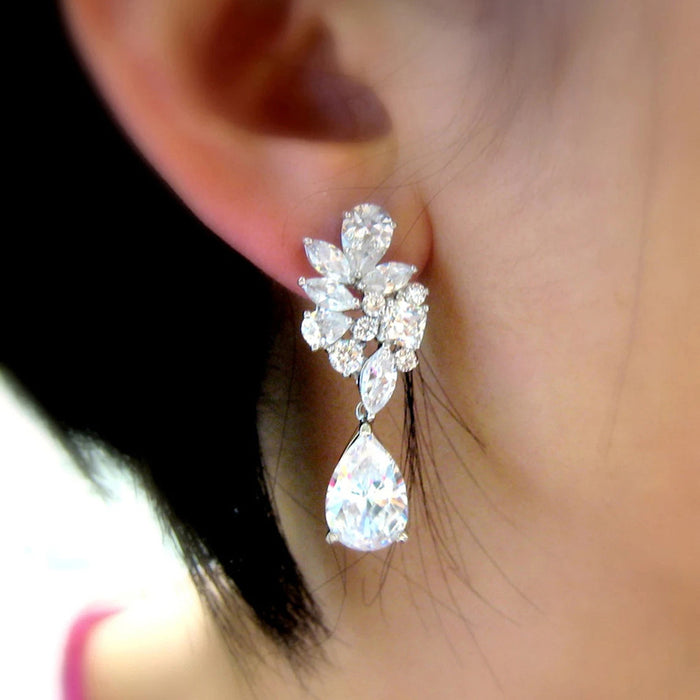 Short temperament water drop earrings, wedding bridal earrings