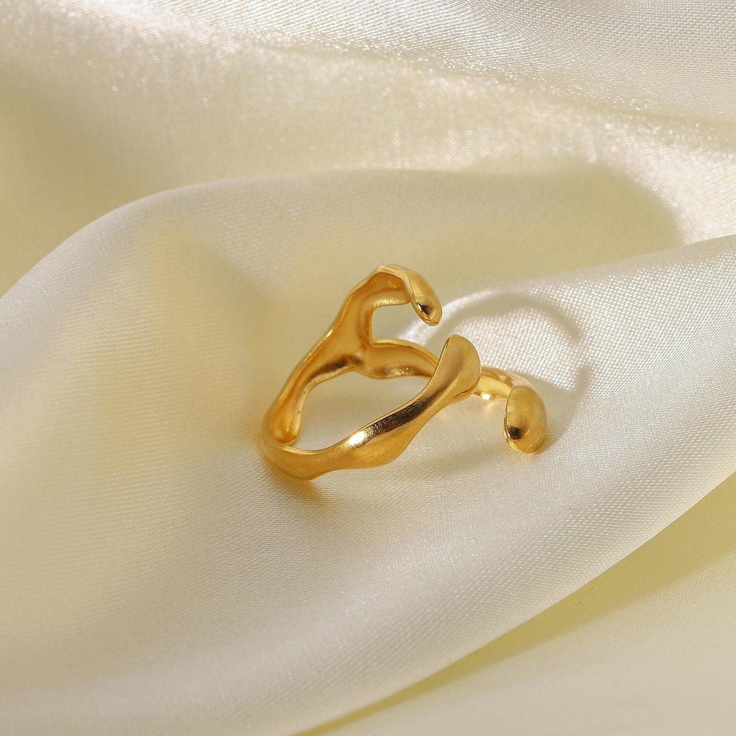 18K Gold Stainless Steel Pearl Ring with Sunflower Inlay - Elegant Style