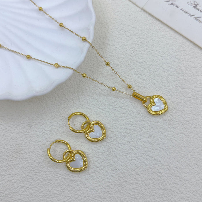 Wholesale stainless steel and titanium steel heart-shaped pink necklaces