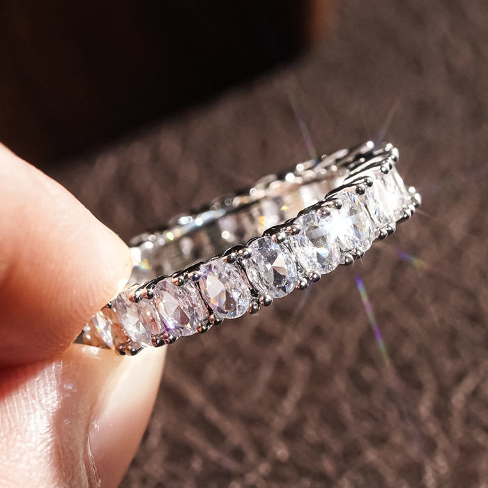 Women's simple commuter ring inlaid with heart-shaped horse eye