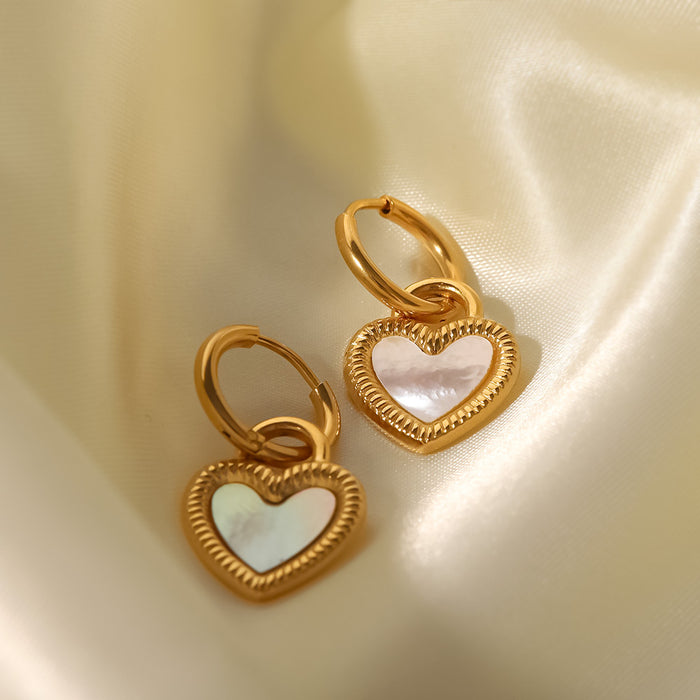 Pendientes colgantes de corazón blanco de acero inoxidable bañados en oro de 18 quilates: joyería de moda