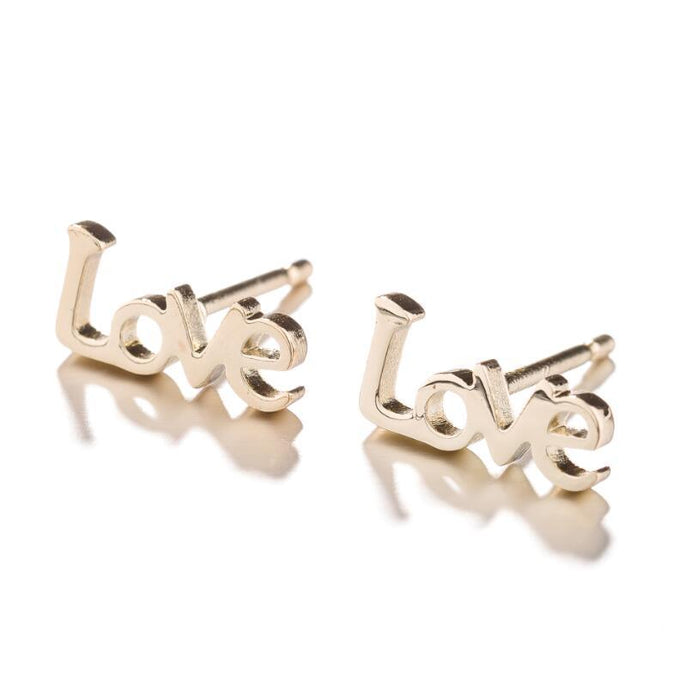 Pendientes de acero inoxidable con la letra LOVE: joyería retro de estilo coreano