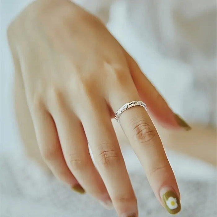 Patterned niche rings are hot selling the same style rings