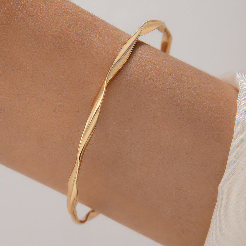 Minimalist Punk Geometric Crossover Bracelet – Metallic Single Chain