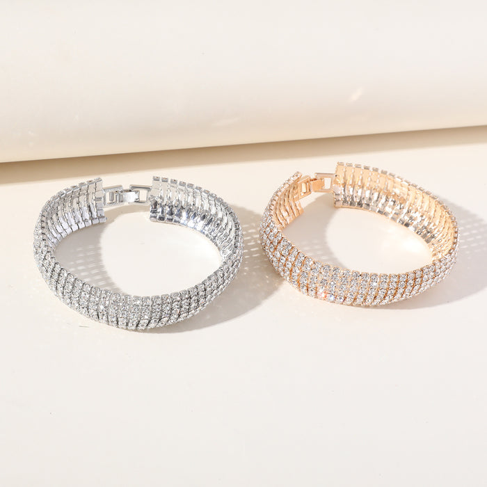 Pulsera popular de diamantes de imitación: brazalete de varias filas con detalles de cristal