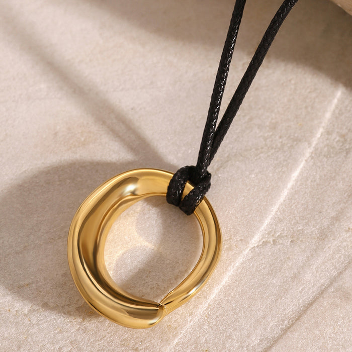 Hollow pendant necklace, European and American irregular simple collar versatile design