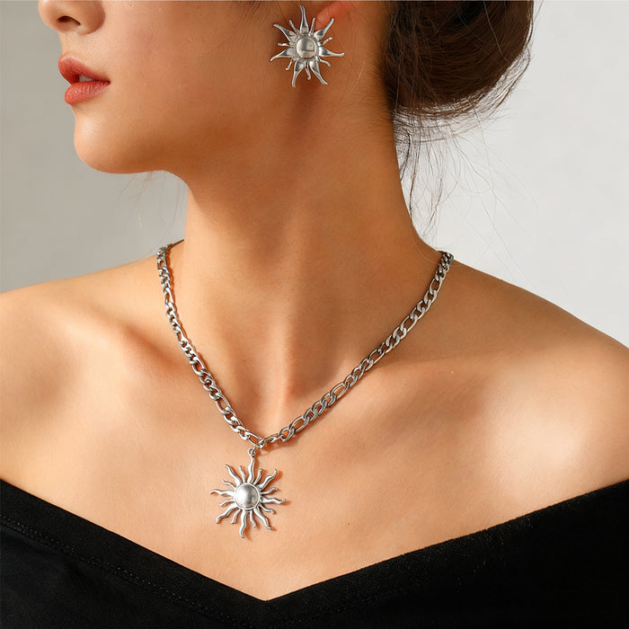 Wholesale stainless steel and titanium steel heart-shaped gold necklaces