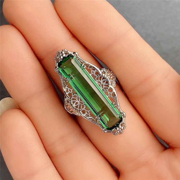 Anillo de moda para dama con diseño retro hueco de circonita verde