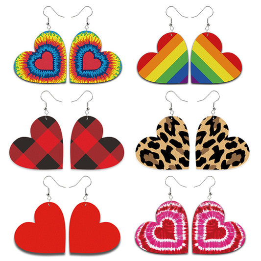 Pendientes de cuero para San Valentín: corazón de leopardo con efecto tie-dye a cuadros rojos y negros