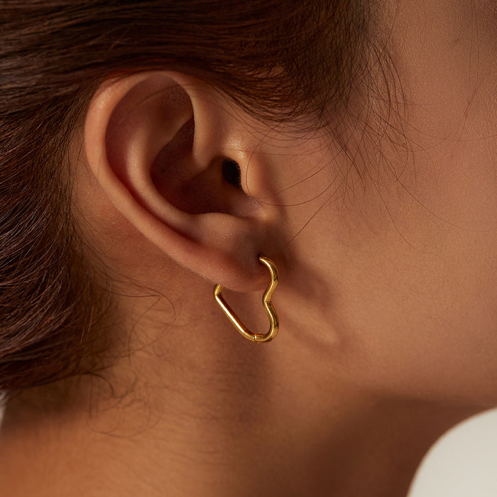 Pendientes en forma de C de acero inoxidable bañados en oro de 18 quilates: joyería de moda