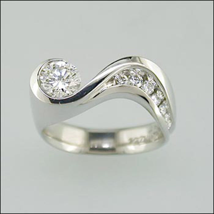 Platinum wave ring wave diamond zircon ring