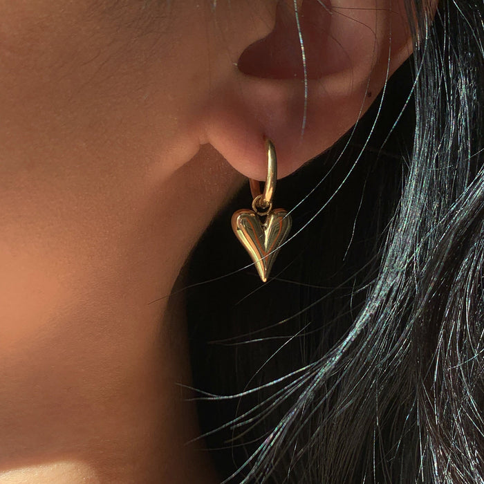 Pendientes con colgante de corazón en 3D bañados en oro de 14 quilates: joyería vintage de acero inoxidable y oro de moda para mujer
