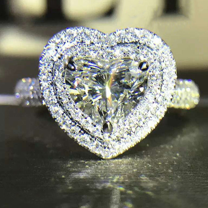 Pequeño anillo de amor fresco en forma de corazón de moda para mujer