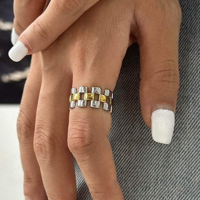 Stainless steel contrasting color light luxury ring