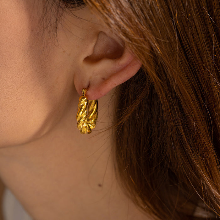Aros ovalados de doble trenzado estilo vintage europeo: joyería con forma de U de acero inoxidable chapado en oro de 18 quilates para mujer